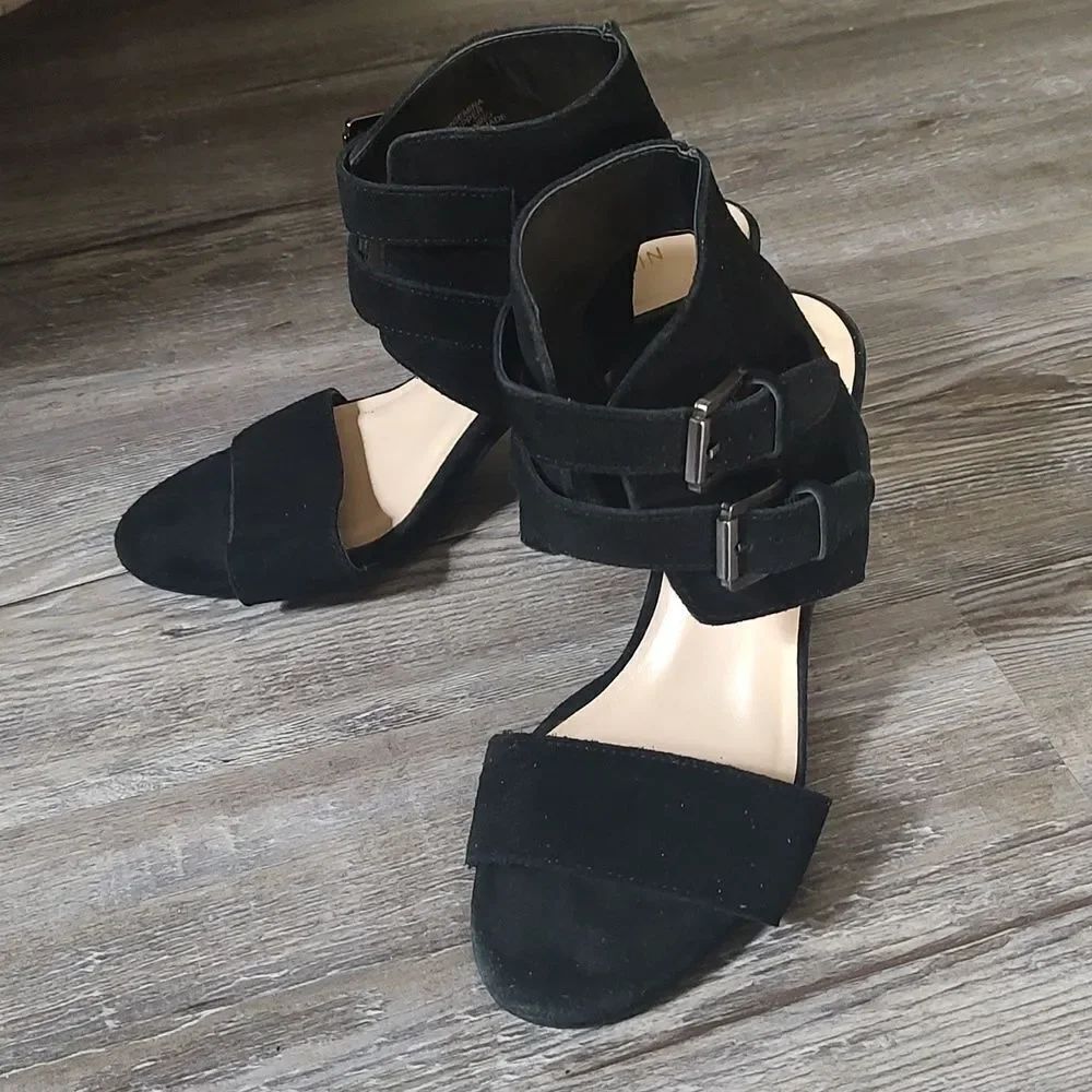 Nine West Gemina black  leather block heel strapped sandals Sz 6.5